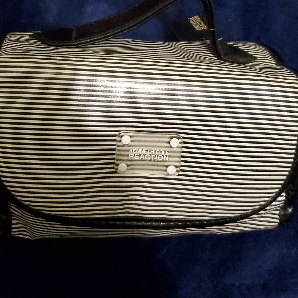 NWT Kenneth Cole Reaction toiletry/makeup case